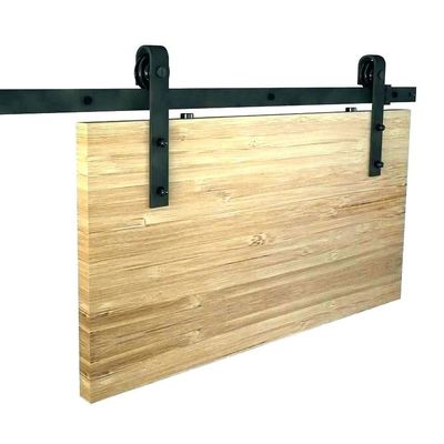 hardware scorrevole interno di legno della porta di granaio con la ferrovia di 2m