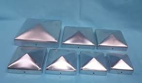 Recinto quadrato a 3 pollici Post Caps del metallo del ferro battuto triangolo nero del metallo dell'oro di 1-3/8»