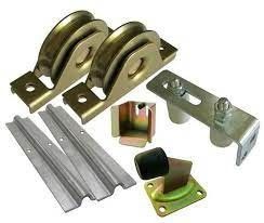 Rotolamento trapezoidale della porta della puleggia del sostegno che sopporta la puleggia e gli accessori della porta del ferro