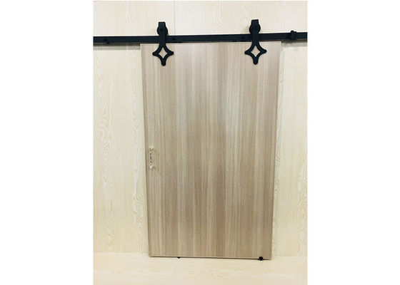 Legno del granaio dell'hardware che fa scorrere le singole porte rustiche per la stanza del divisore delle porte interne