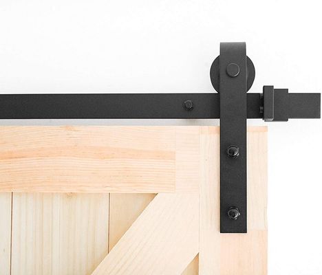 J modella il corredo scorrevole d'annata di base dell'hardware della porta di granaio 6 FT di nero del classico rustico